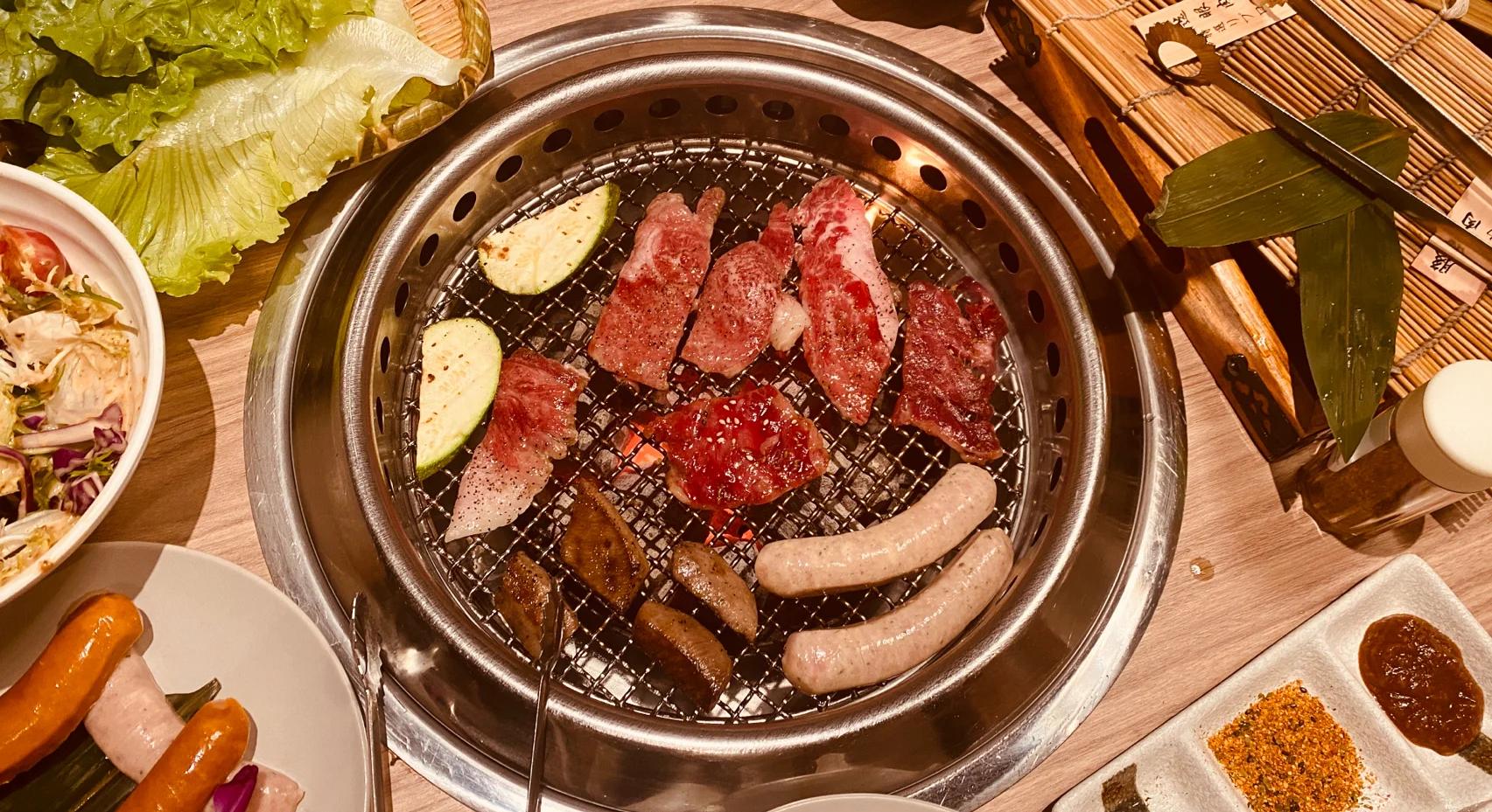 玉子料理学院的烤肉店选址策略：不是找“人多”，而是找“能赚钱”的位置📍