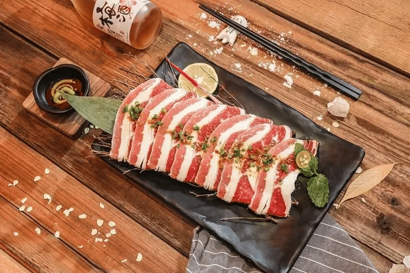 玉子烤肉课程：服务员代烤 or 自己动手？新店如何选择