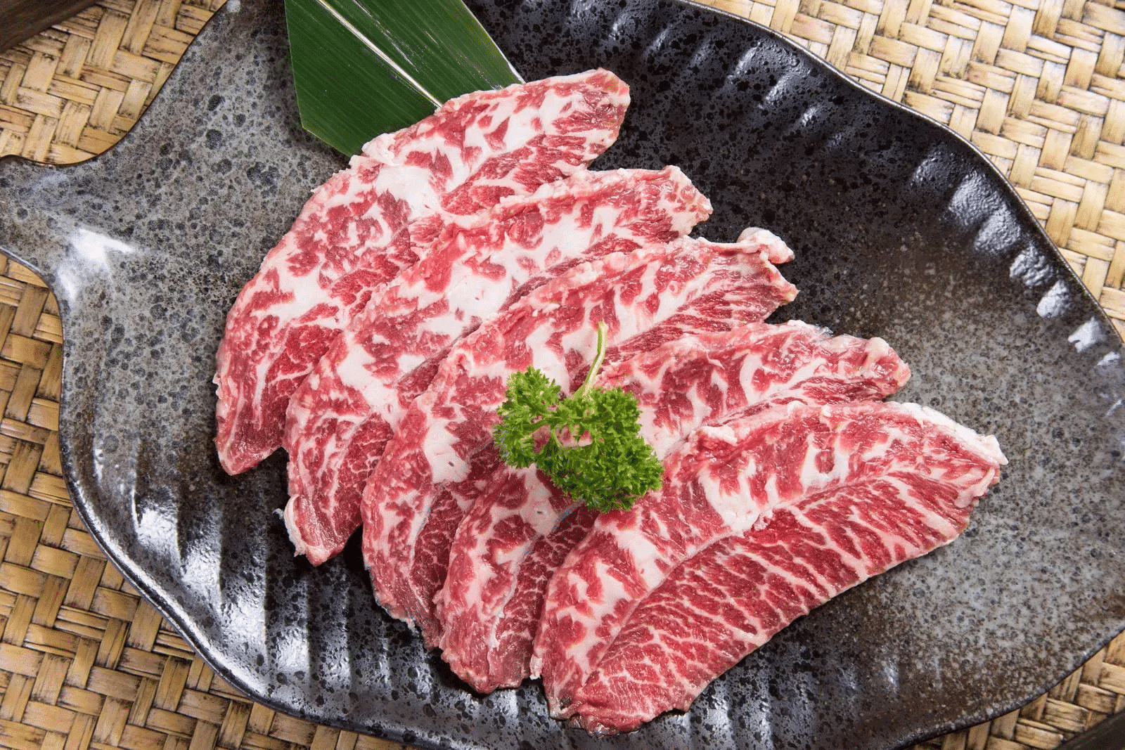日式烤肉培训：为什么越来越多烧肉店不再腌制牛肉？原切烧肉正在成为行业新趋势🥩
