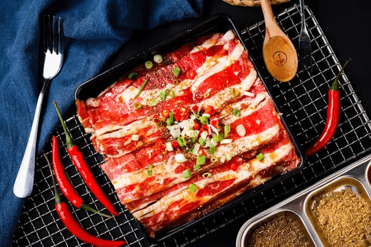 烤肉培训：肥牛怎么烤？从选肉、切片到火候控制，教你烤出嫩滑多汁的肥牛