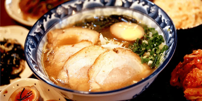 日本拉面培训：味噌拉面制作方法——从汤底、味噌调味到商业出品标准详解