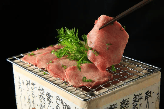 烤肉培训：烤牛舌技术详解，为什么烧肉店第一道菜几乎都是牛舌？