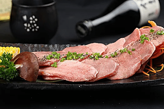 烤肉培训：牛舌怎么切才好吃？薄切、厚切、花切有什么区别？